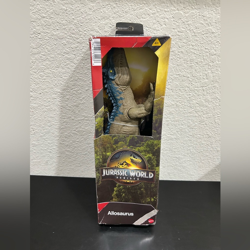 RETIRED NEW Jurassic World Allosaurus Dinosaur Figure